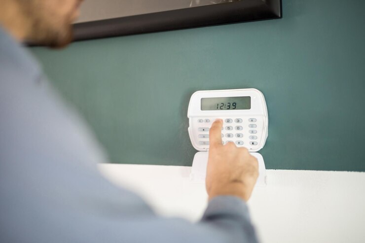 What Sets ADT Dealers from Independent Alarm Providers?